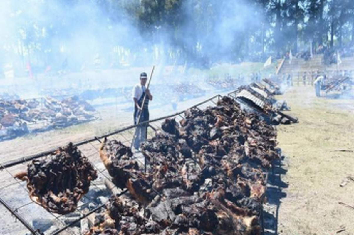 Uruguay sets Guinness record - the world's largest barbecue party