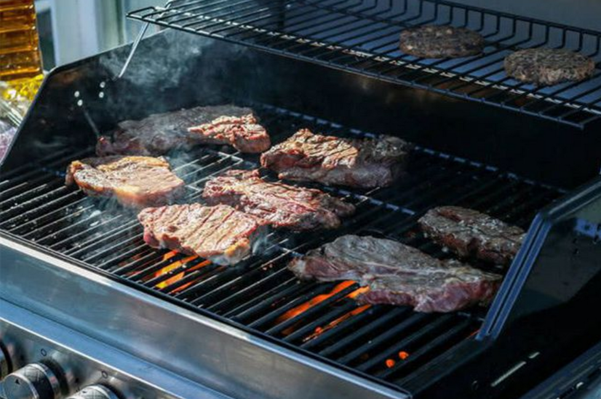 Why is barbecue so popular among Americans?  What do Americans do about barbecue?
