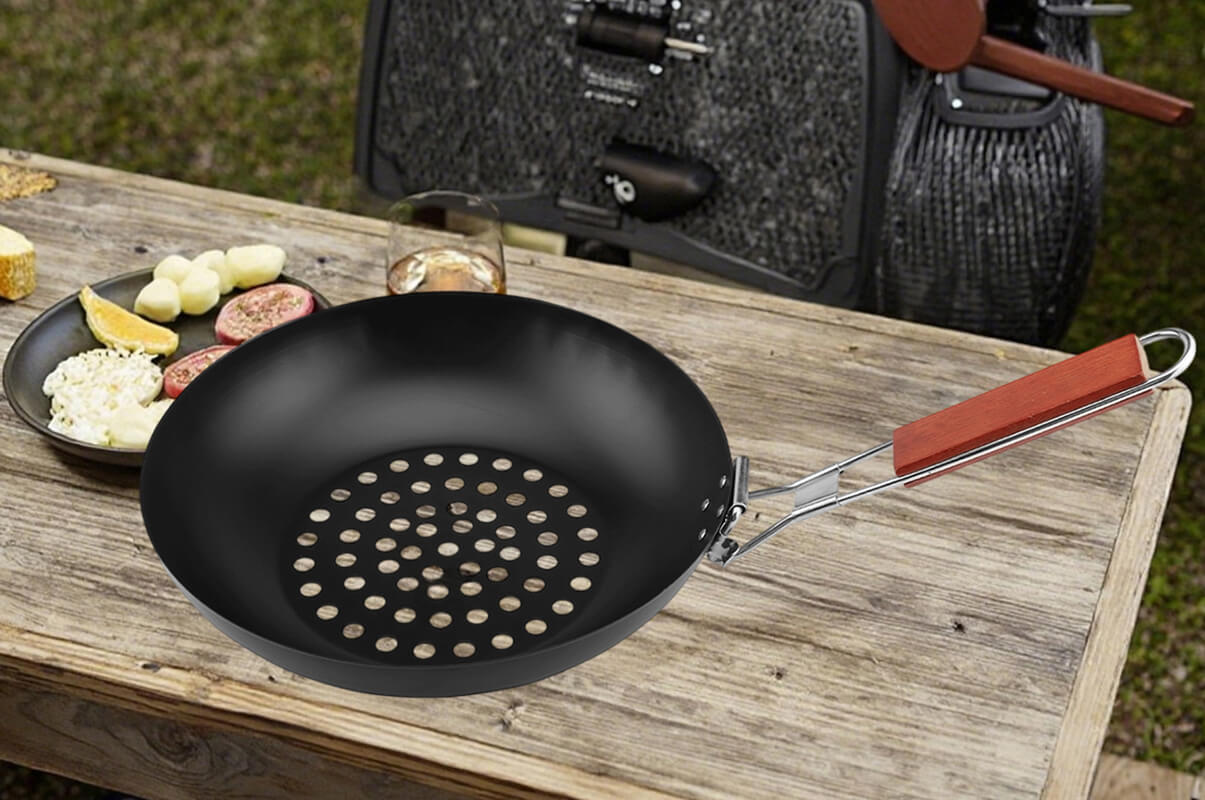 Foldable Handle Grill Pan: A Portable Barbecue Tool for Both Outdoor and Indoor Use